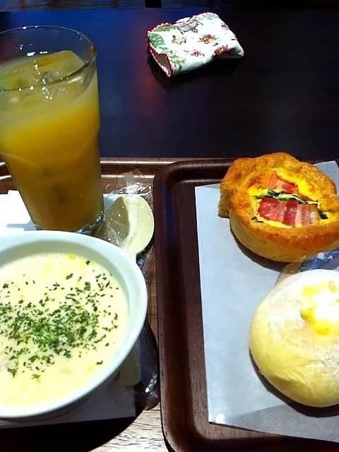 パンやさんのランチ。クラムチャウダー付き|Ｋさん