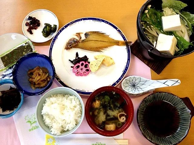 旅の朝ごはん|三日月さん