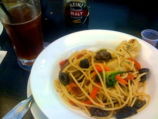 grill olive & vegetables spagetti|(=^x^=)さん