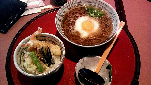 Snapdishの料理写真:とろろうどんと天丼|じゅんさん