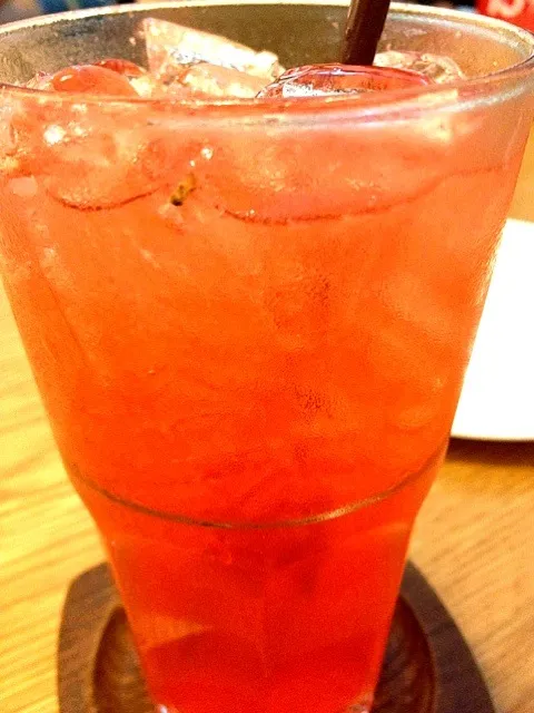 Snapdishの料理写真:strawberry lime soda|joyさん