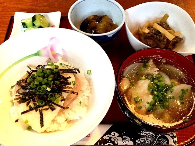 マグロ丼＆すいとん＆煮物|Anriさん