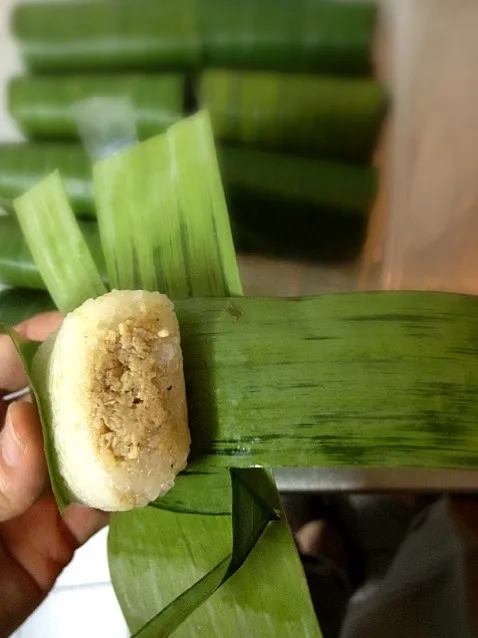 lemper (chicken in sticky rice)|willzさん