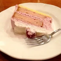 Snapdishの料理写真:ラズベリーのシフォンケーキ|mayu kakutaさん