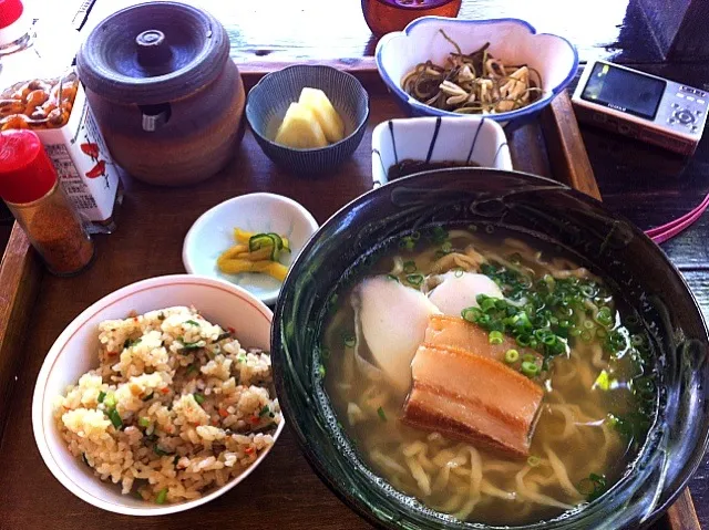 Snapdishの料理写真:沖縄そば定食|みきてさん