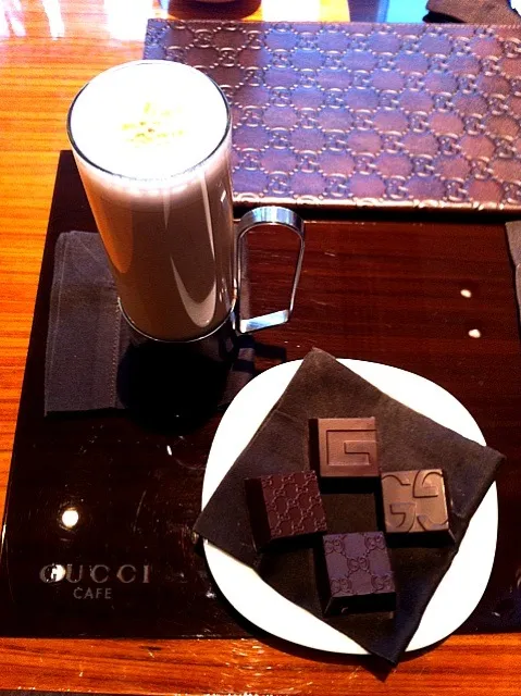 gucci cafe|sirakorn owadaさん