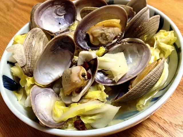 アサリの酒蒸し。旬だからか、普段より大粒のヤツがいたので作ってみたら、ベリーナイス。|SHIOYA, Hiromuさん