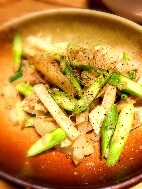 アスパラとシャキシャキ芋のシーチキン炒め|ふぢっちさん