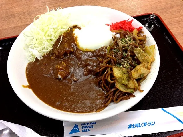 ボリューム満点！富士宮焼そばカレー|大阪カレー部長さん