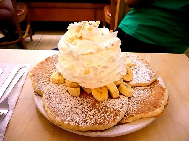 Eggs'n'Things banana whip cream pancake|chan mitsuさん