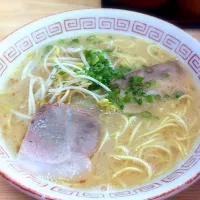 Snapdishの料理写真:宮崎ラーメン美味しいー♡|まりこさん