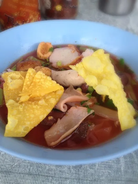 เย็นตาโฟ - yen-ta-four (Noodles with seafood soup and red sauce)|Tunaさん