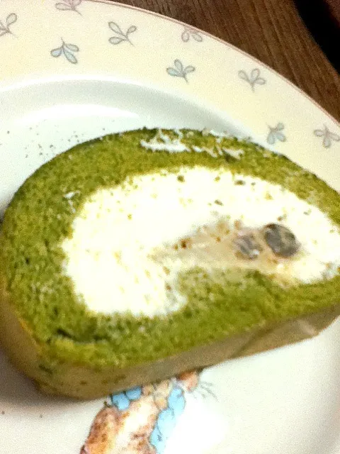 Snapdishの料理写真:抹茶ロールケーキ|ぽよぴんさん