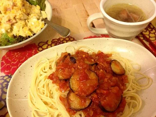 トマトとナスのスパゲッティ。ポテトサラダ。もやしスープ。|コイケアサコさん