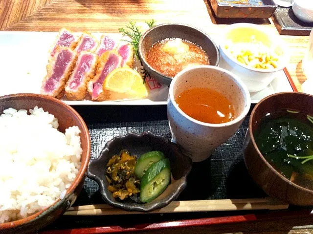 Snapdishの料理写真:鮪中トロカツ定食|じゅんさん