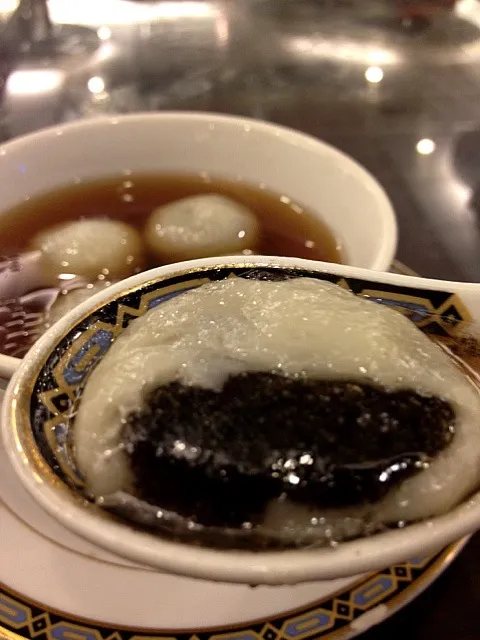 goma glutinous rice ball|willzさん