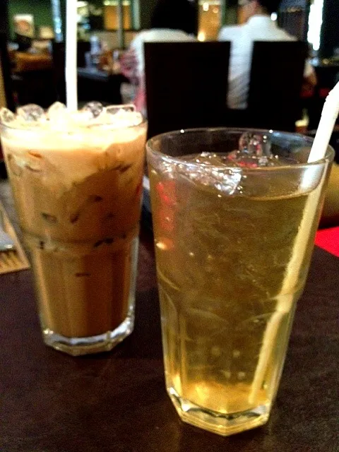 iced lemongrass n iced thai coffee|willzさん