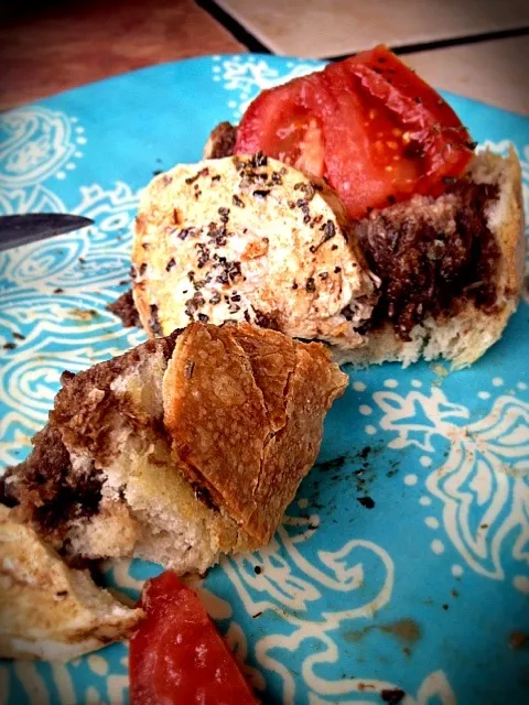 caprise salad on rosemary bread|Ken Buckさん