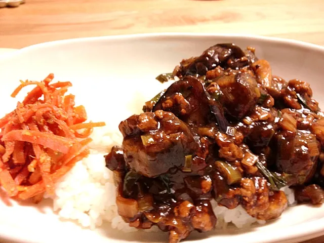 麻婆茄子丼！辛みが効いてておいしい！|kumakumatotoroさん