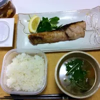 Snapdishの料理写真:ブリの塩焼き|ぞえさん