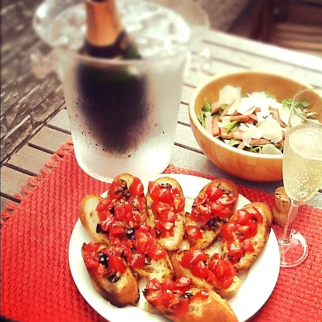 sparkling wine with bruschetta|うしこの美味しいレストランさん