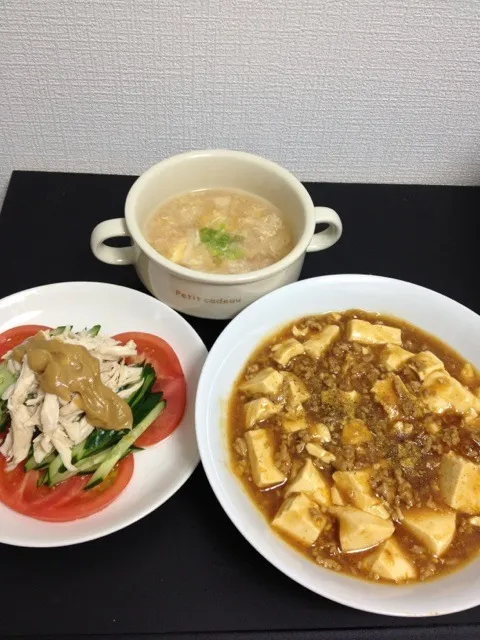 Snapdishの料理写真:麻婆豆腐、カニカマたまごスープ、棒々鶏風サラダ|あいさん