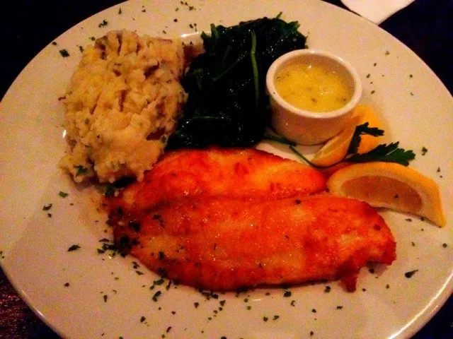 Tilapia with Spinach and Garlic Mashed Potatoes|sooprcoolchicaさん