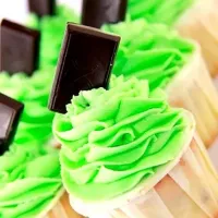 mint chocolate chip cupcake|eyzzatul eyliaさん