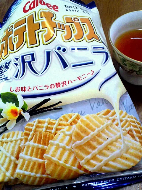 Snapdishの料理写真:久々にhitゃー♪スナック菓子♪|嘉祥寺久子/ぽっくり夫人@COOKPADさん