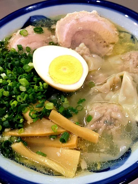 Snapdishの料理写真:夢のような塩雲呑麺|ikasashiさん