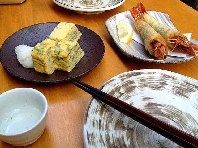 Snapdishの料理写真:tamagoyaki & shrimps|Chris Shannonさん