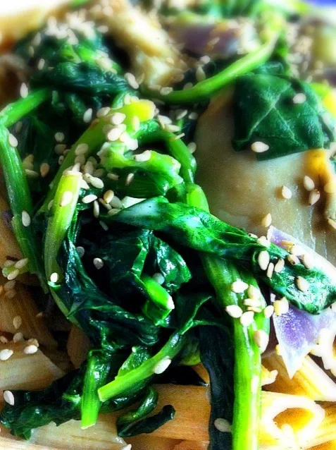 wholegrain pasta with wild spinach and oyster mushrooms|Gabiさん