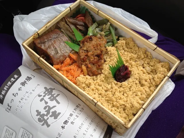 Snapdishの料理写真:津軽郷土料理の詰まったお弁当、青森に行ってました♪|rikoさん