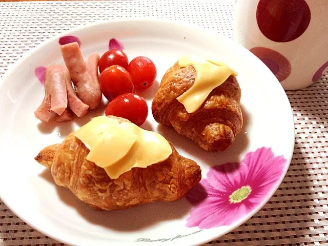 🌸クロワッサンの朝ご飯|HITOMI♡さん