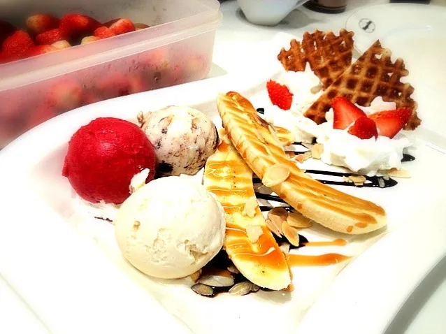 Snapdishの料理写真:Banana split~หน่อยมั้ยคร๊าบบบ^^|hackerty11さん