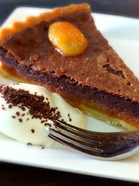 Snapdishの料理写真:chocolate apricot tart|karen limさん