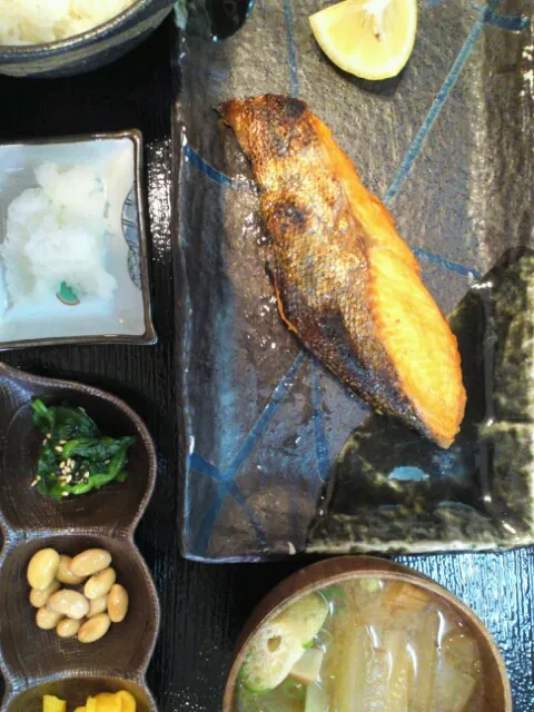 Snapdishの料理写真:鮭灰干し定食|hisashiさん