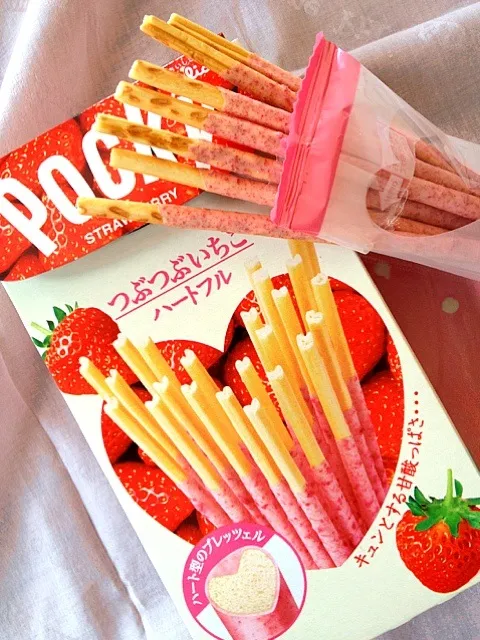 ポッキー つぶつぶいちごハートフル|Sayusongsさん