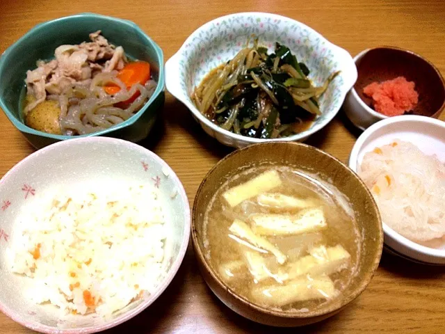 肉じゃが、レバニラ炒め、大根と油揚げお味噌汁、ご飯と明太子|まりこさん