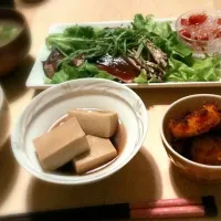 カツオのタタキ 海藻麺サラダ かぼちゃのバター醤油 高野豆腐|erikoさん