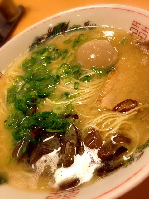 ラーメン、バリカタ、290円！！|友蔵さん