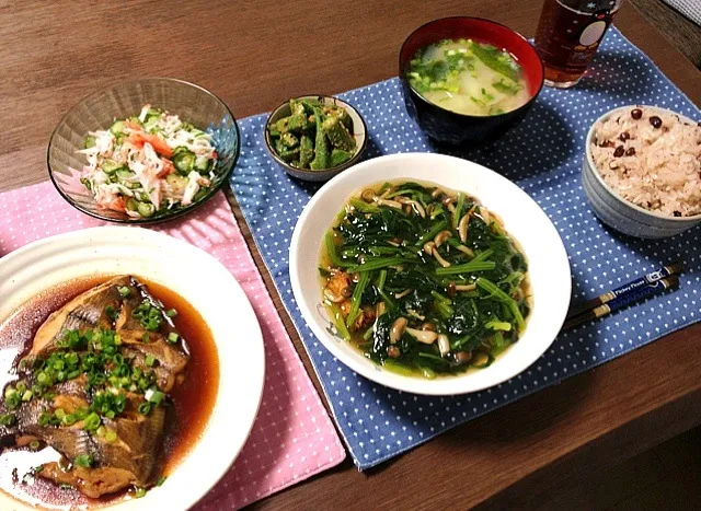 Snapdishの料理写真:鰈の煮付、厚揚げきのこほうれん草あんかけ、おくらの胡麻和え、蟹カマの酢の物、長ネギのお味噌汁、赤飯|pentarouさん