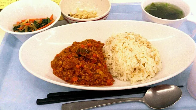 大豆とトマトのドライカレー|まめこさん