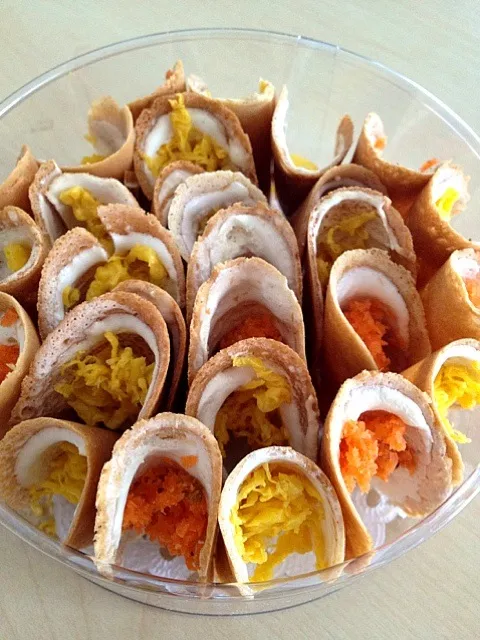 Snapdishの料理写真:ขนมเบื้อง, Ka-nom-buang (Thai crispy pancake)|Tunaさん