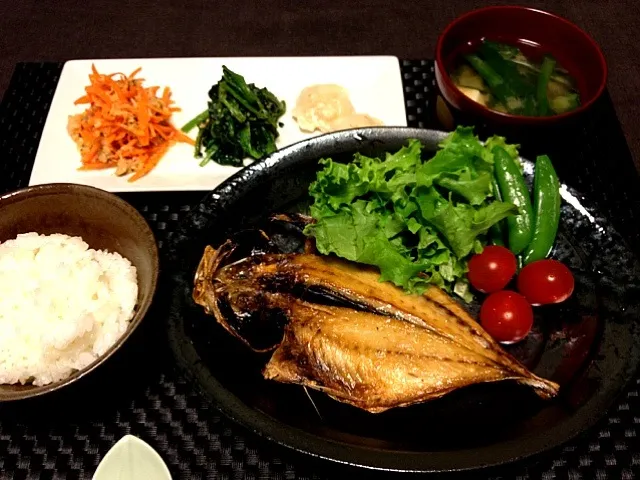 アジの干物定食|ちび隊長さん