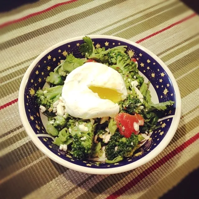 Poached Egg over Broccoli|Evgenniaさん