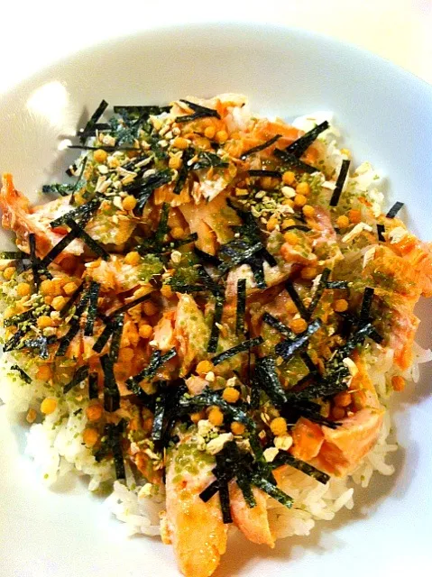 Rice with salmon and a Japanese touch|Banu Ozdenさん