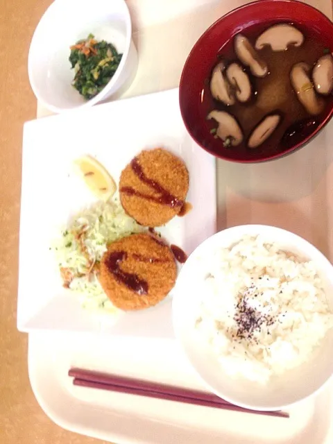 メンチカツ給食|さちえさん