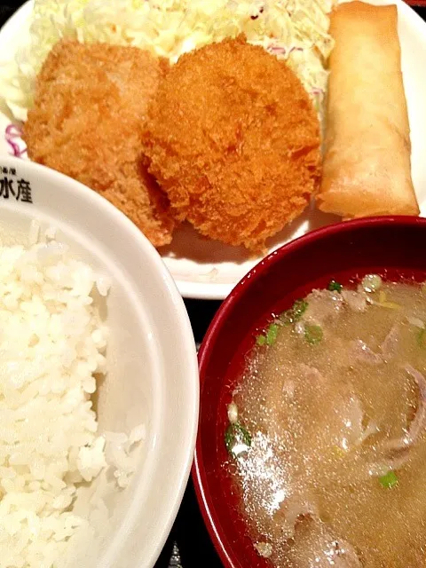 Snapdishの料理写真:豚ヒレカツ、帆立クリームコロッケ＆春巻＠さくら水産  #昼ごはん #昼飯 #ランチ #定食|Takashi H.さん