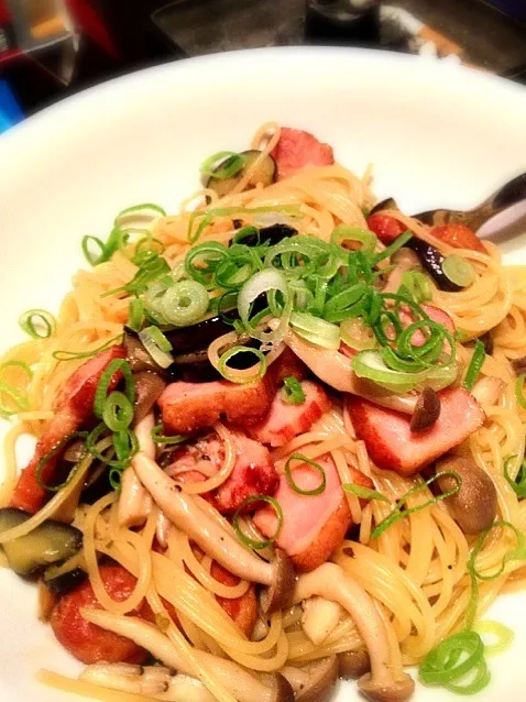 キノコベーコンの梅肉あっさりパスタ|きっきー🥰さん